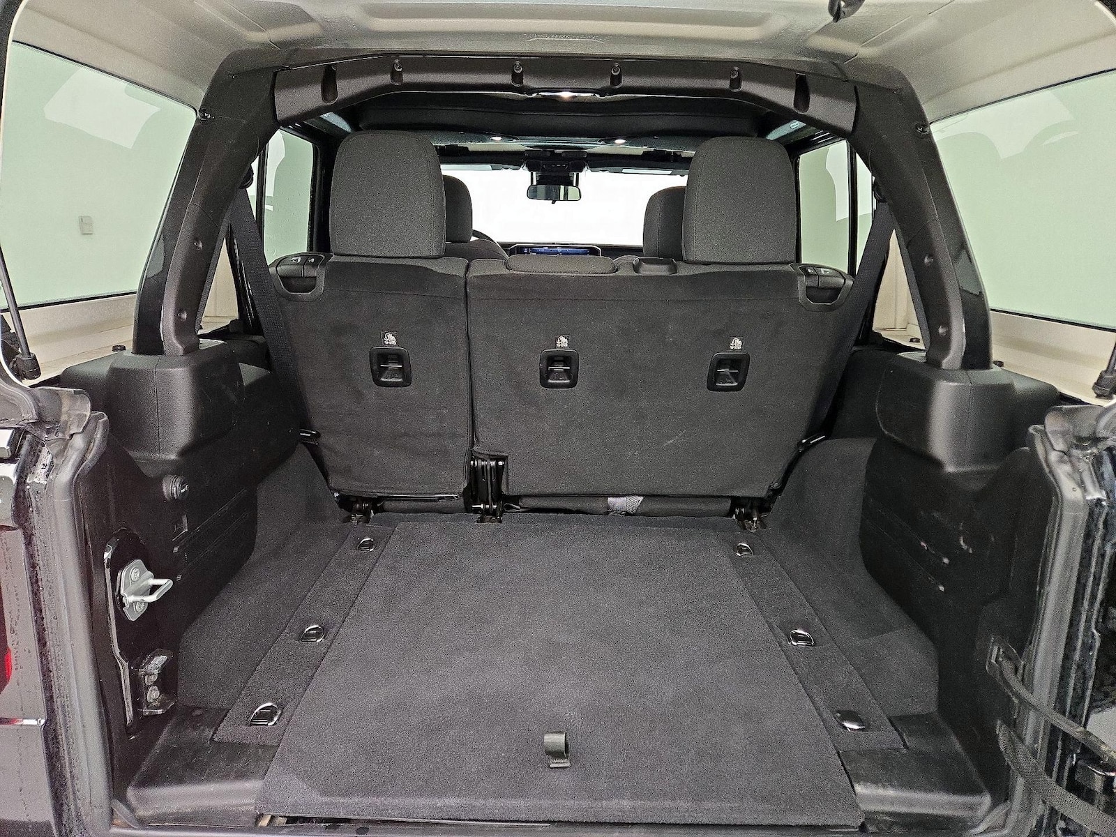 2025 Jeep Wrangler 4-Door Rubicon - Photo 20