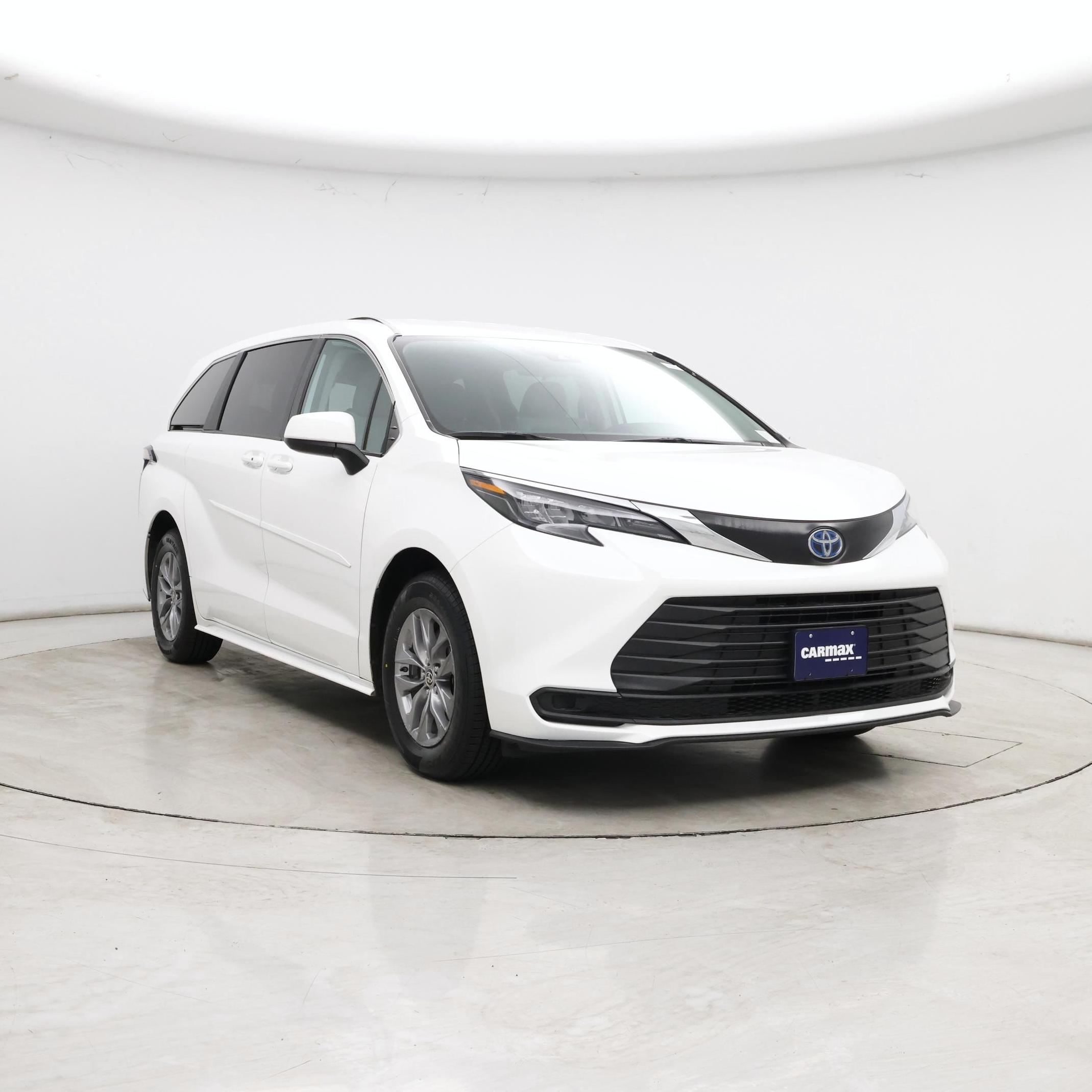 White 2024 Toyota Sienna Minivan All-Wheel Drive Automatic