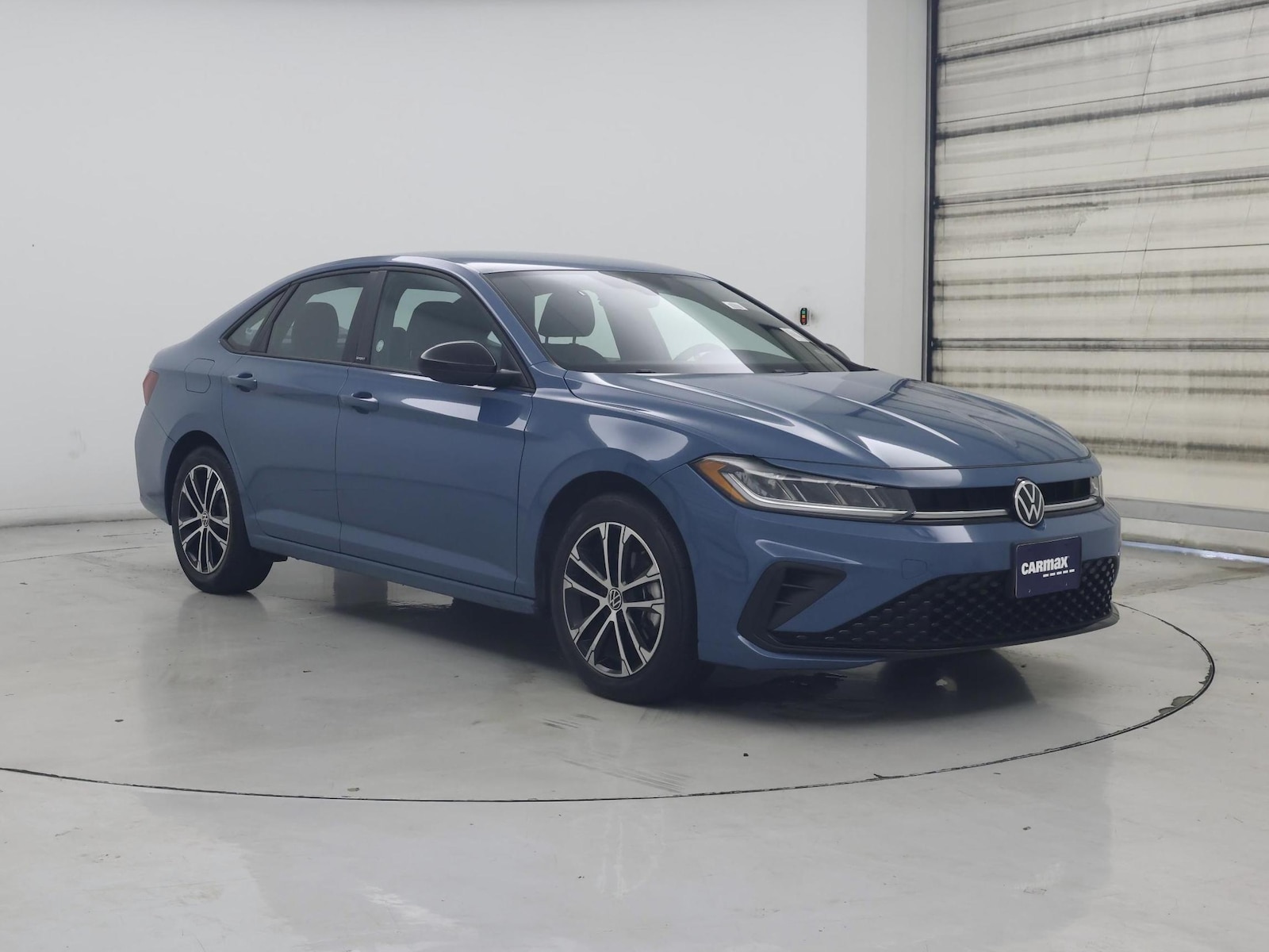 2025 Volkswagen Jetta Sport - Photo 2