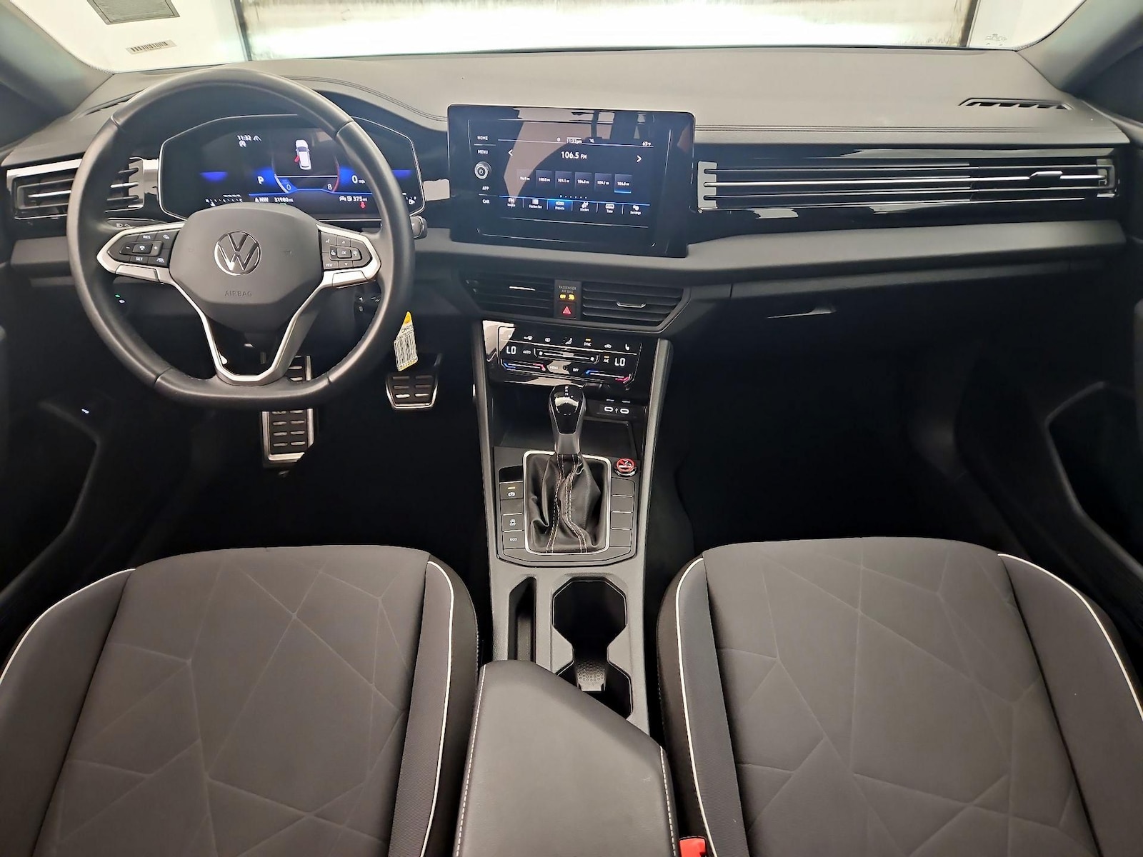 2025 Volkswagen Jetta Sport - Photo 10