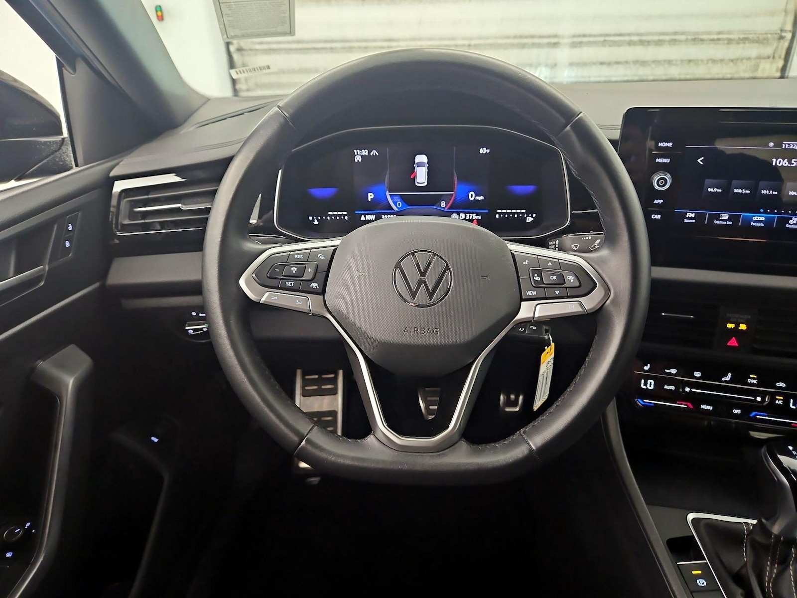 2025 Volkswagen Jetta Sport - Photo 11