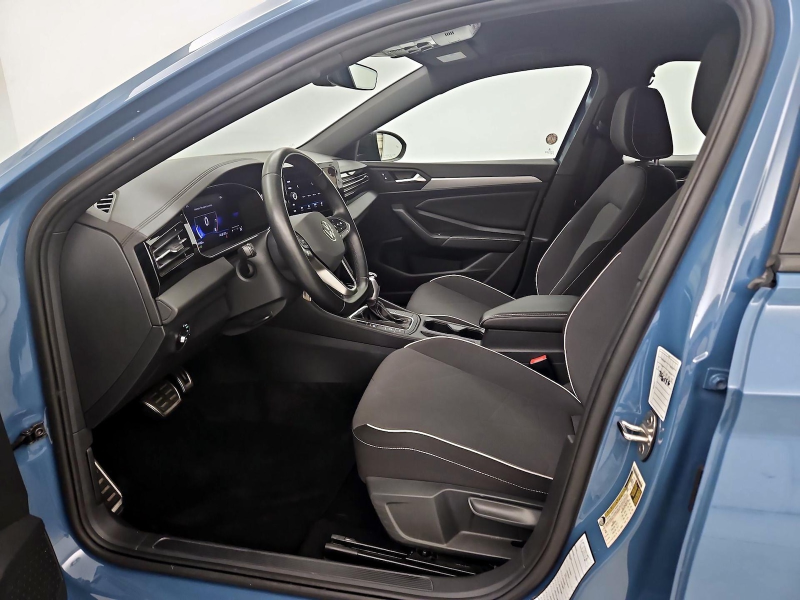 2025 Volkswagen Jetta Sport - Photo 12