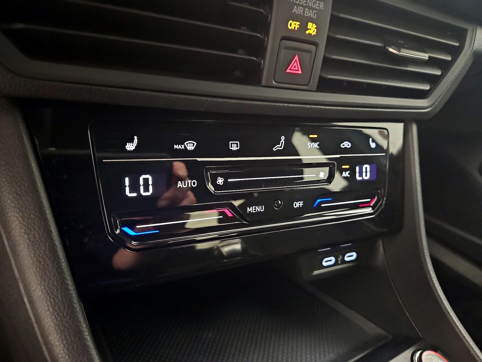 2025 Volkswagen Jetta Sport - Photo 17