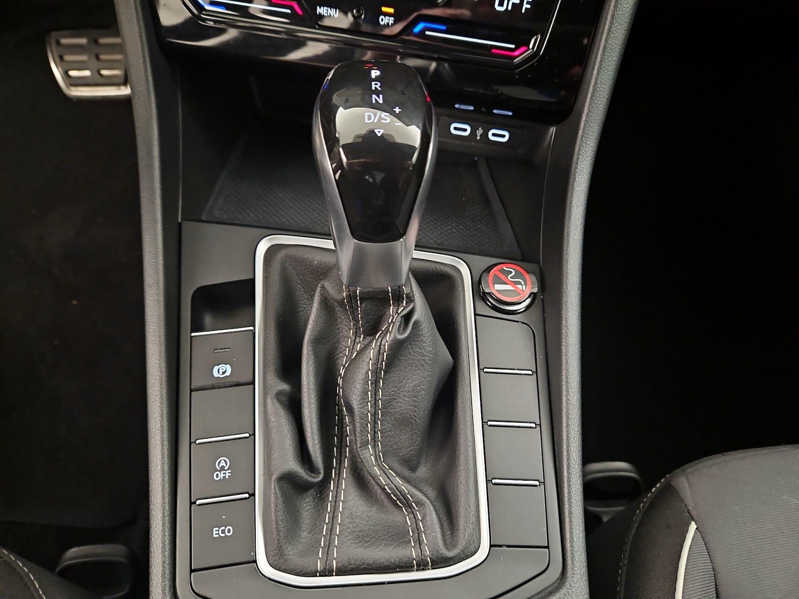 2025 Volkswagen Jetta Sport - Photo 18