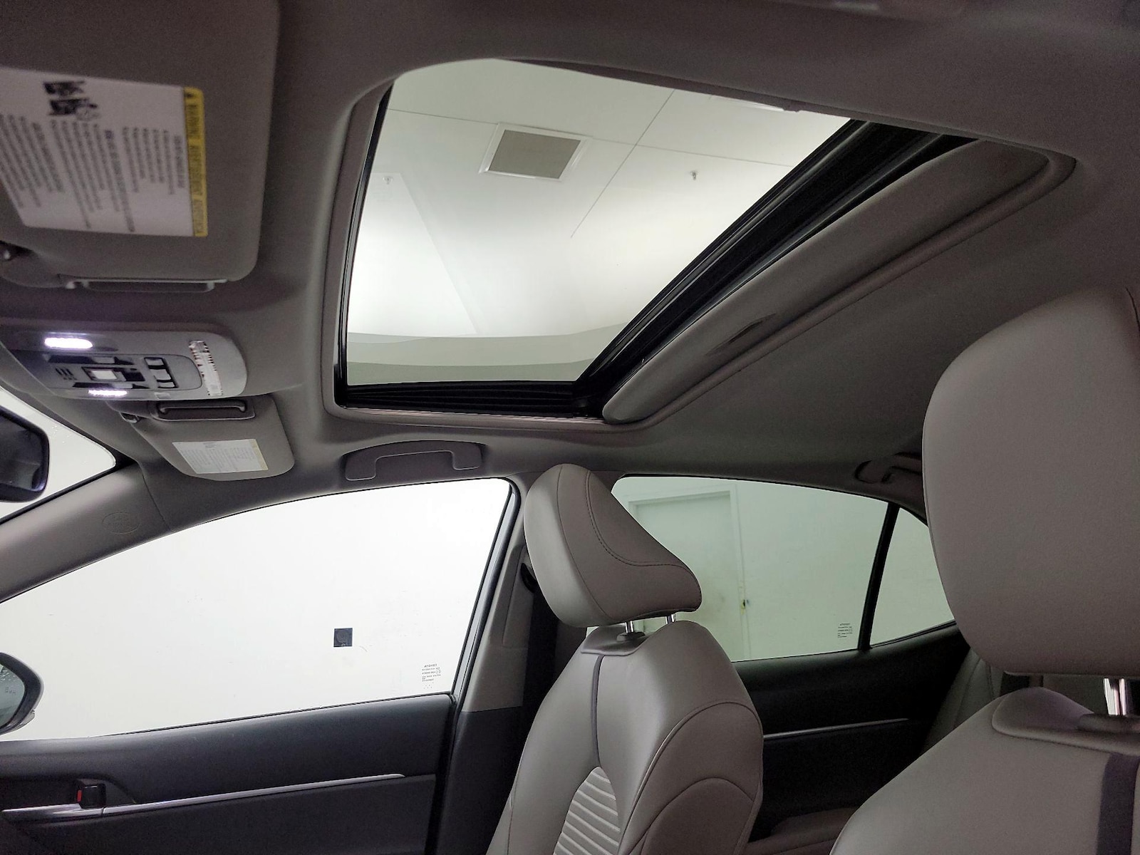 Sunroof(s) & Overhead Airbags