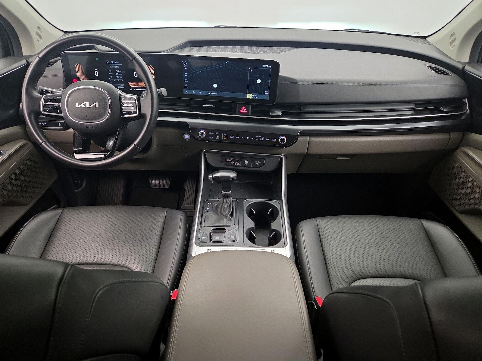 2025 Kia Carnival LXS - Photo 10