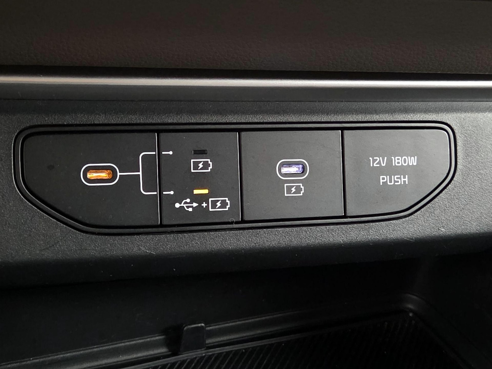 2025 Kia Carnival LXS - Photo 20