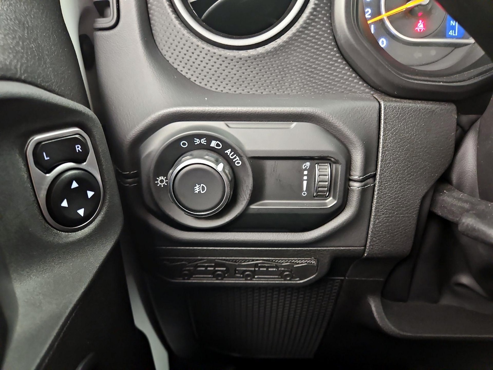 2025 Jeep Wrangler 4-Door Rubicon - Photo 14