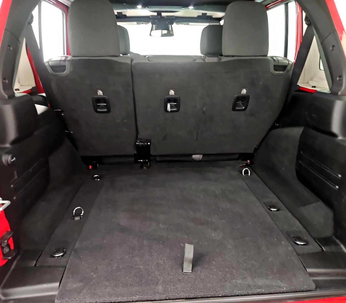 Trunk/Cargo (Seats Up)