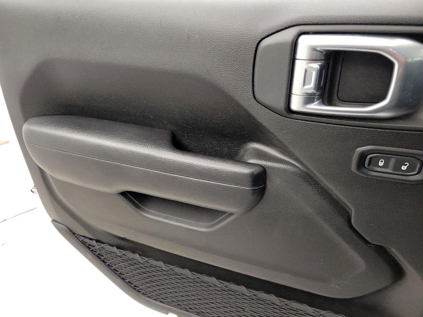 2025 Jeep Wrangler 4-Door Rubicon - Photo 13