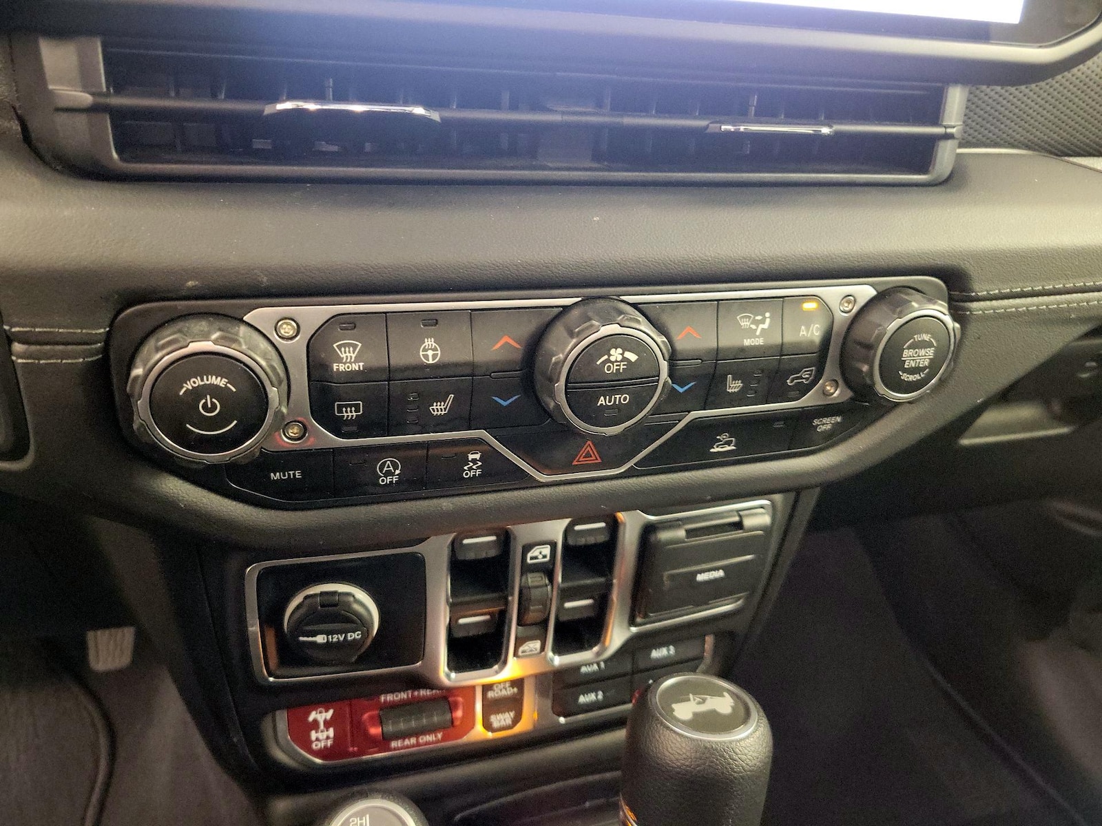 2025 Jeep Wrangler 4-Door Rubicon - Photo 17