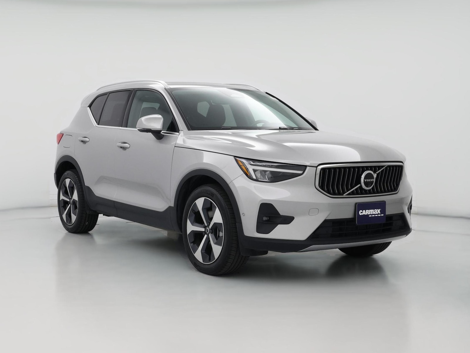 2025 Volvo XC40 Plus