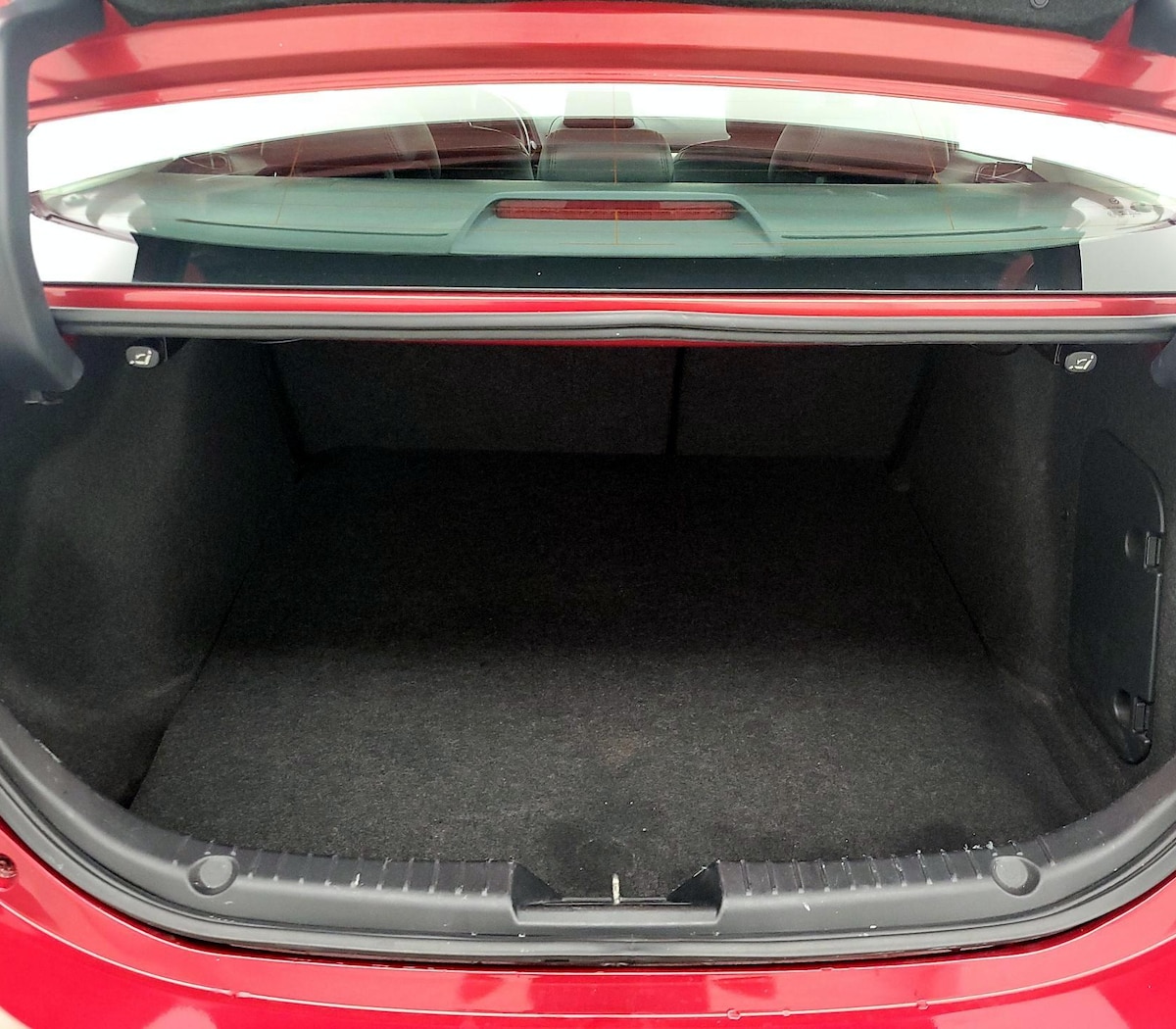 Trunk/Cargo (Seats Up)