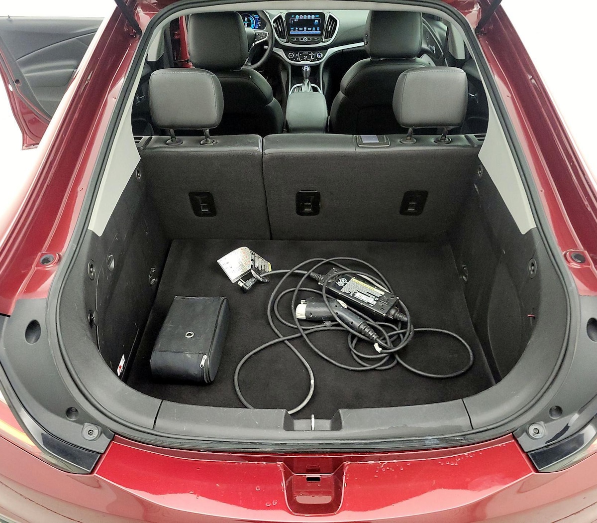 Trunk/Cargo (Seats Up)