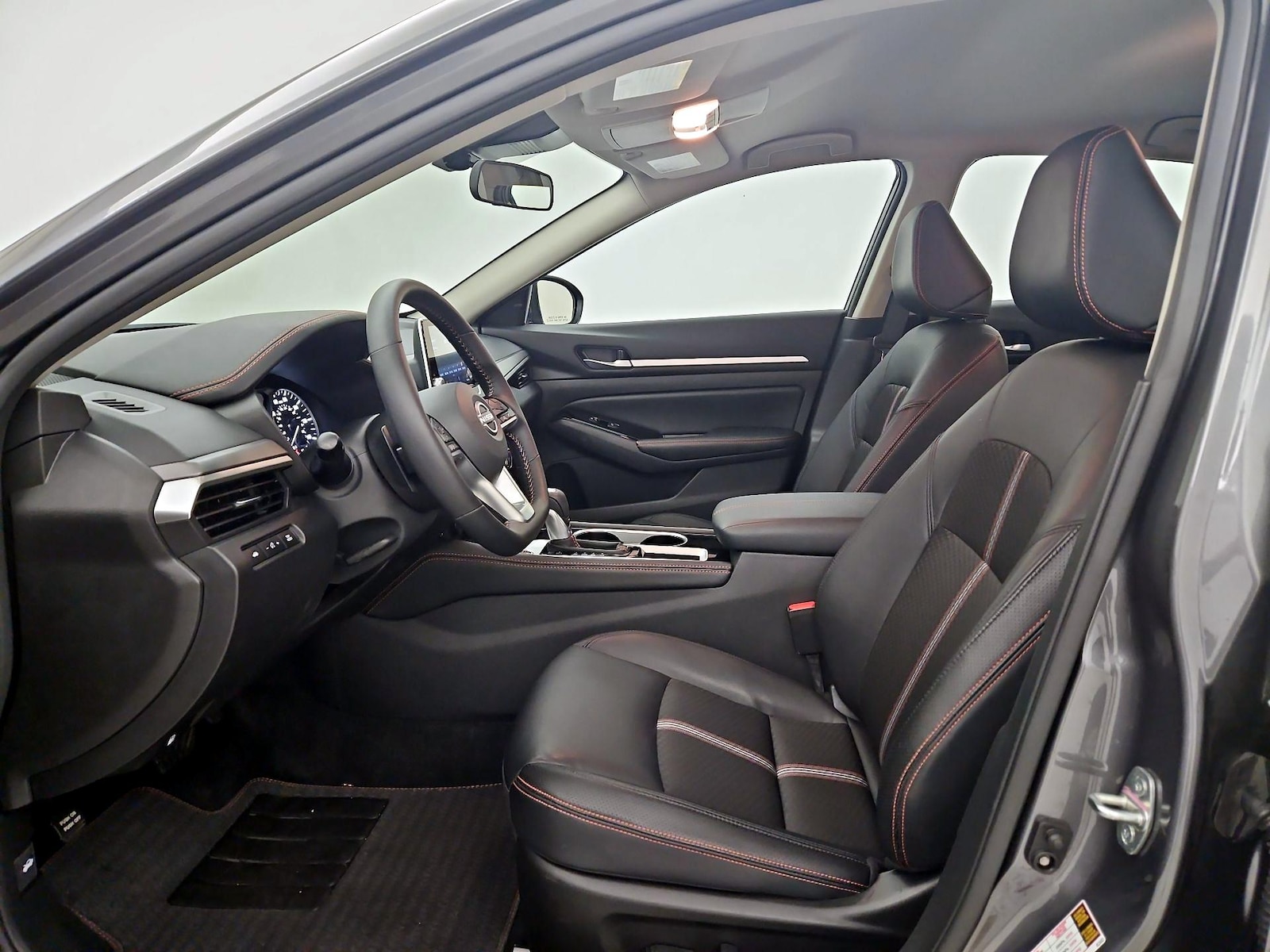 2025 Nissan Altima SR - Photo 12