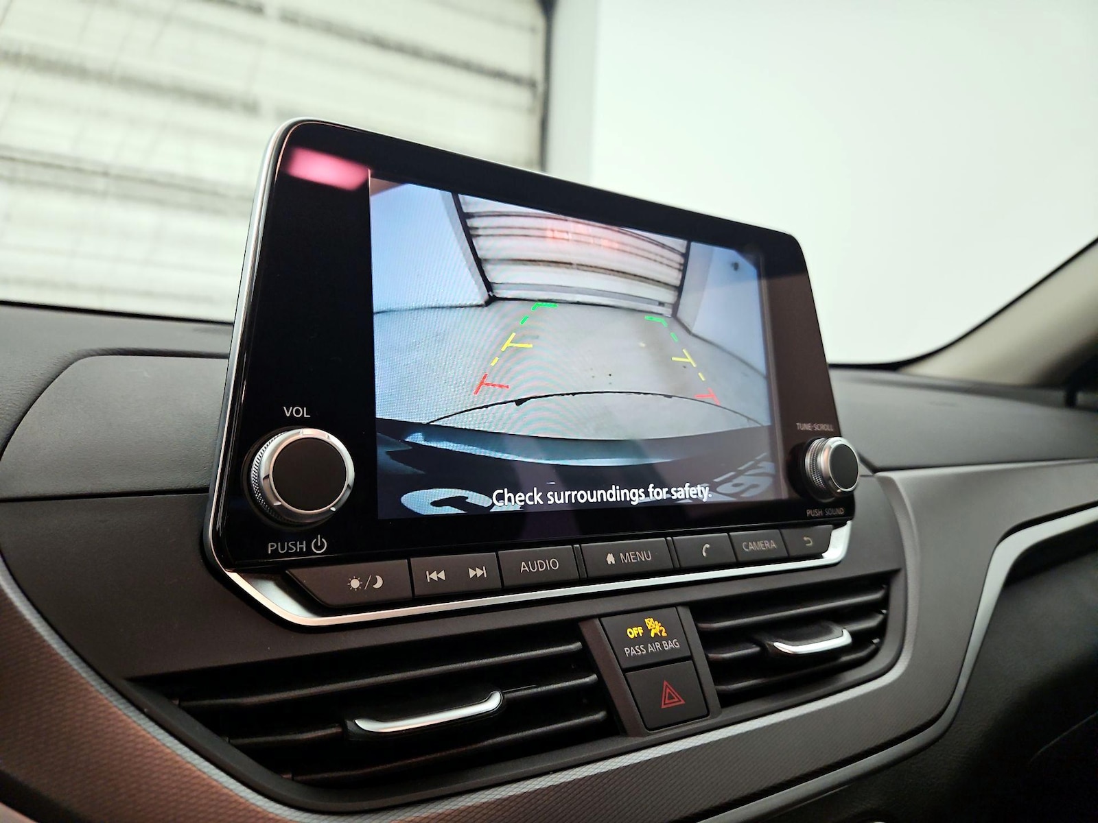 2025 Nissan Altima SR - Photo 15