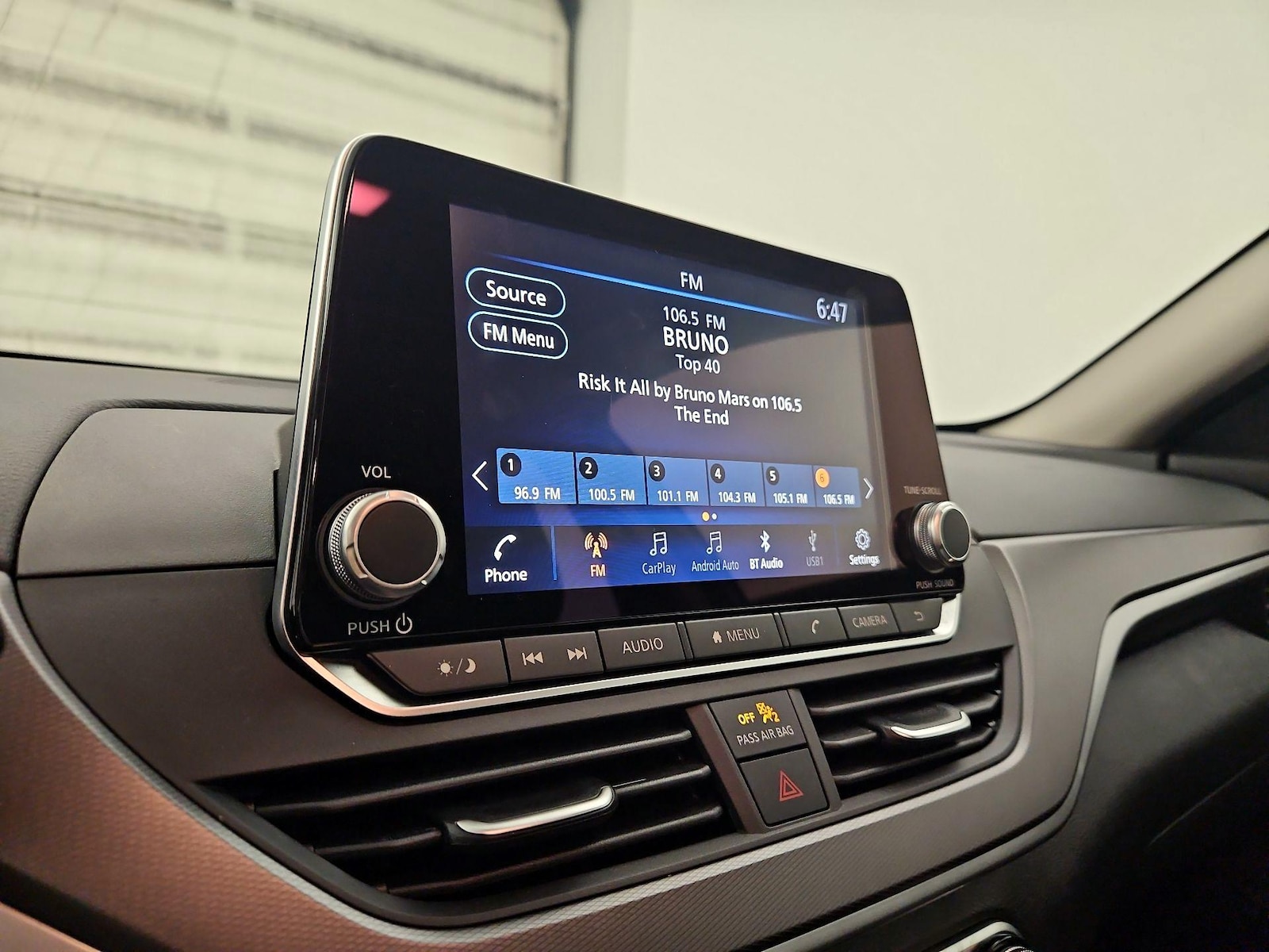2025 Nissan Altima SR - Photo 16