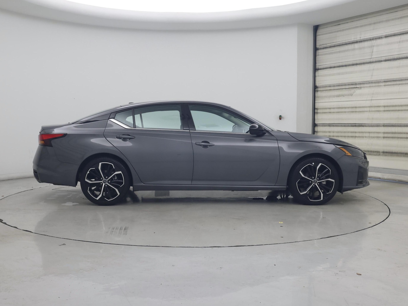 2025 Nissan Altima SR - Photo 8