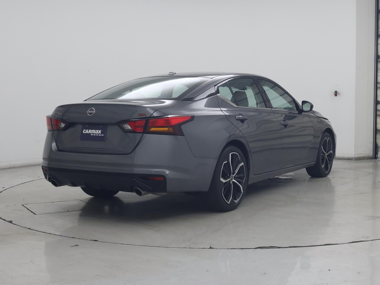 2025 Nissan Altima SR - Photo 9