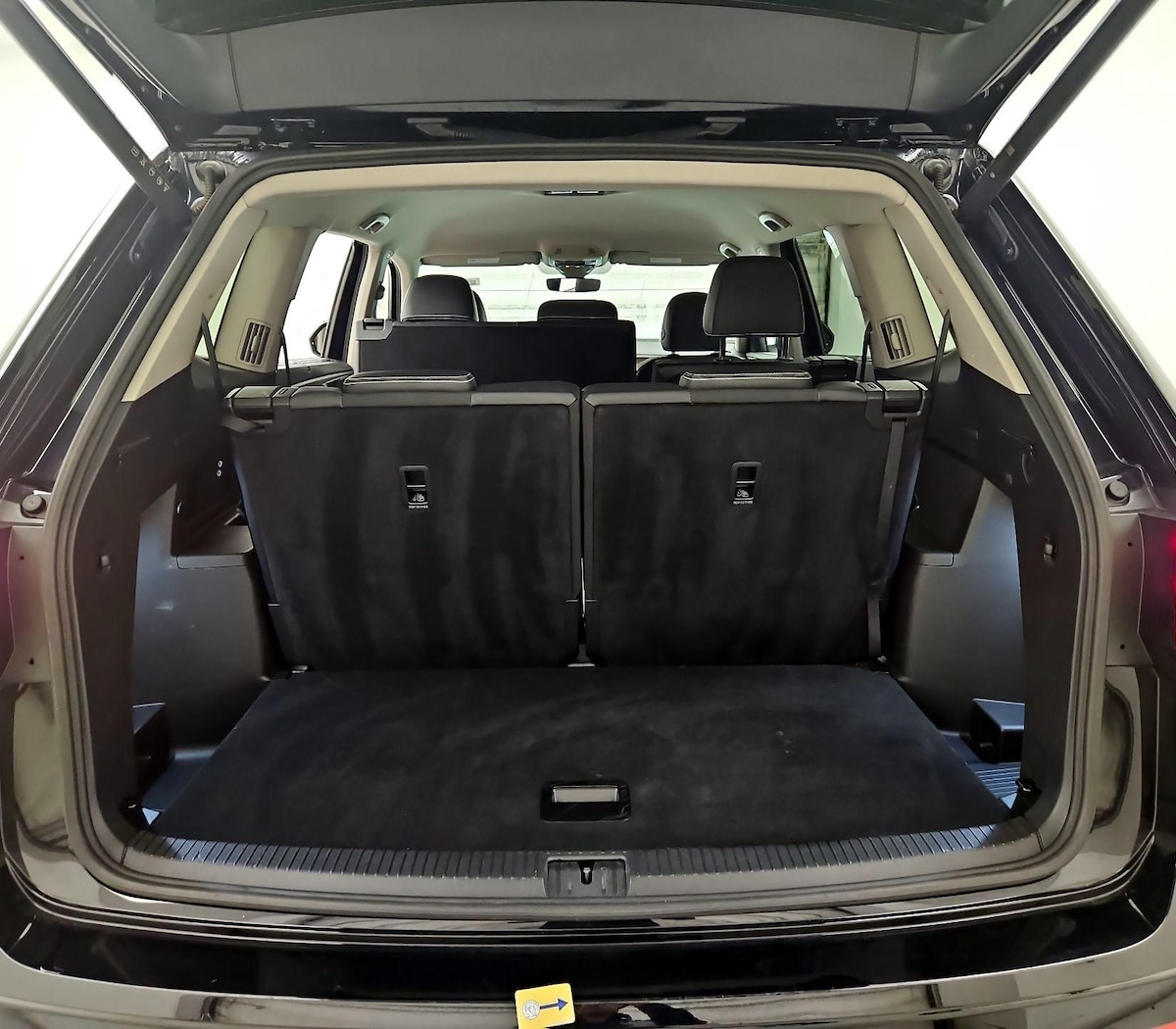 Trunk/Cargo (Seats Up)