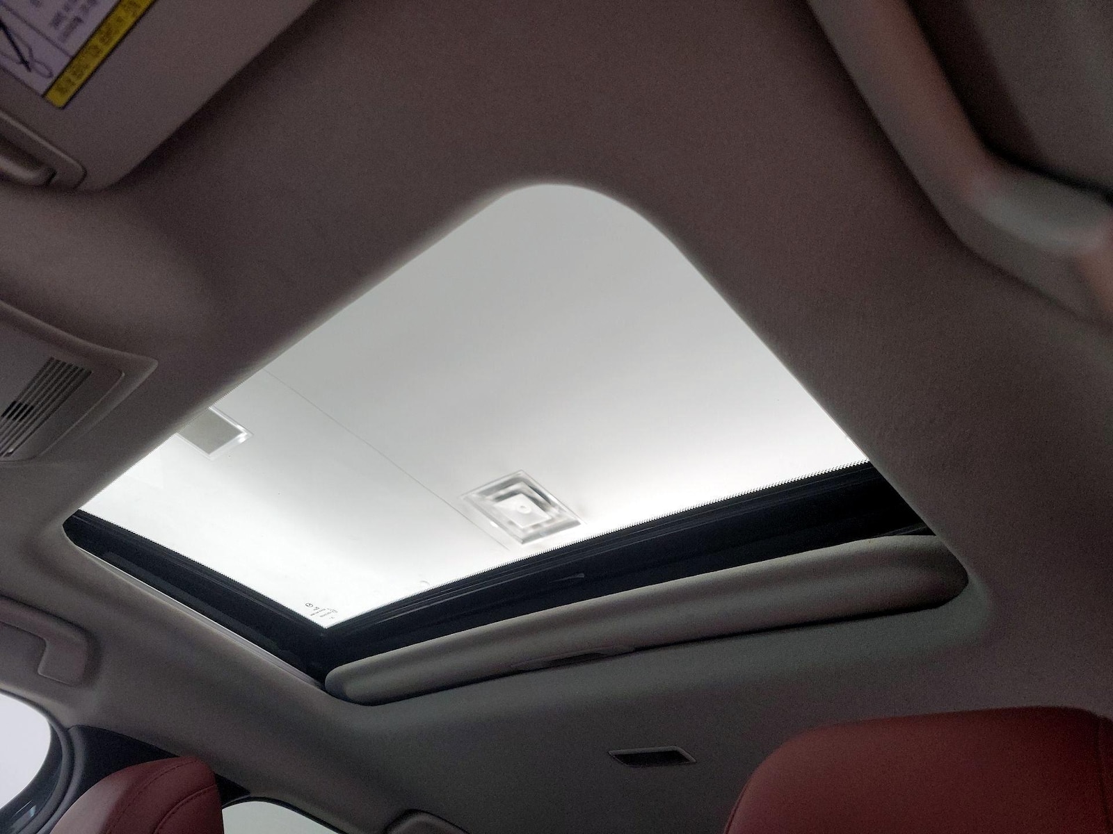 Sunroof(s) & Overhead Airbags