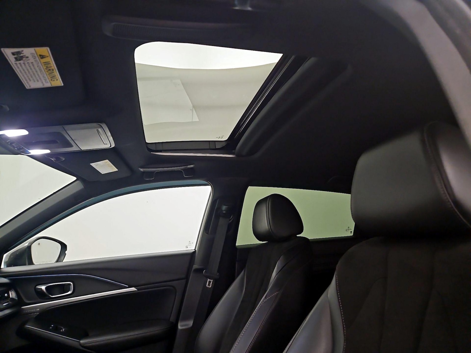 Sunroof(s) & Overhead Airbags