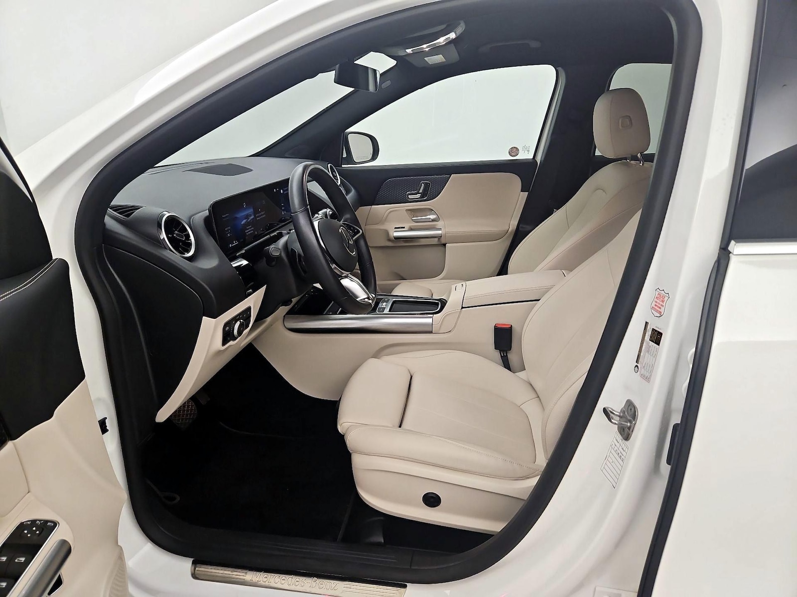 Side Airbags & Leatherette Seats