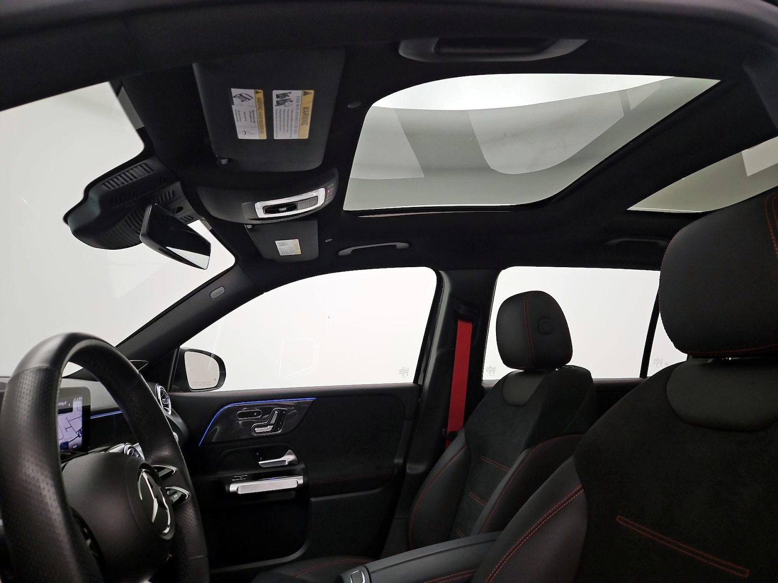 Panoramic Sunroof & Skylight(s)