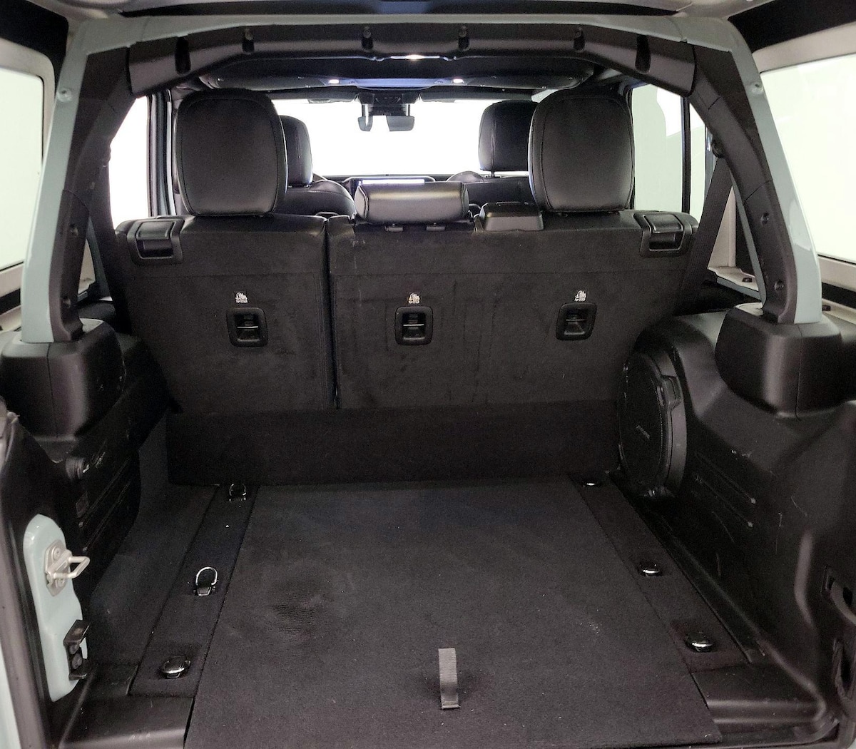 Trunk/Cargo (Seats Up)