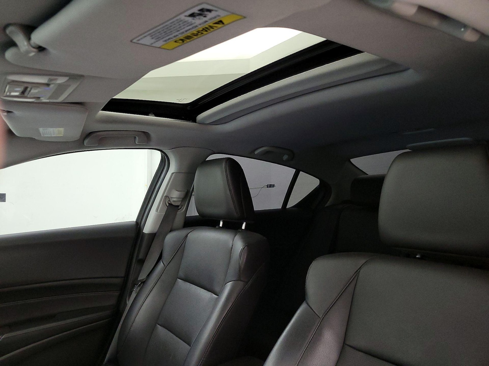 Sunroof(s) & Overhead Airbags