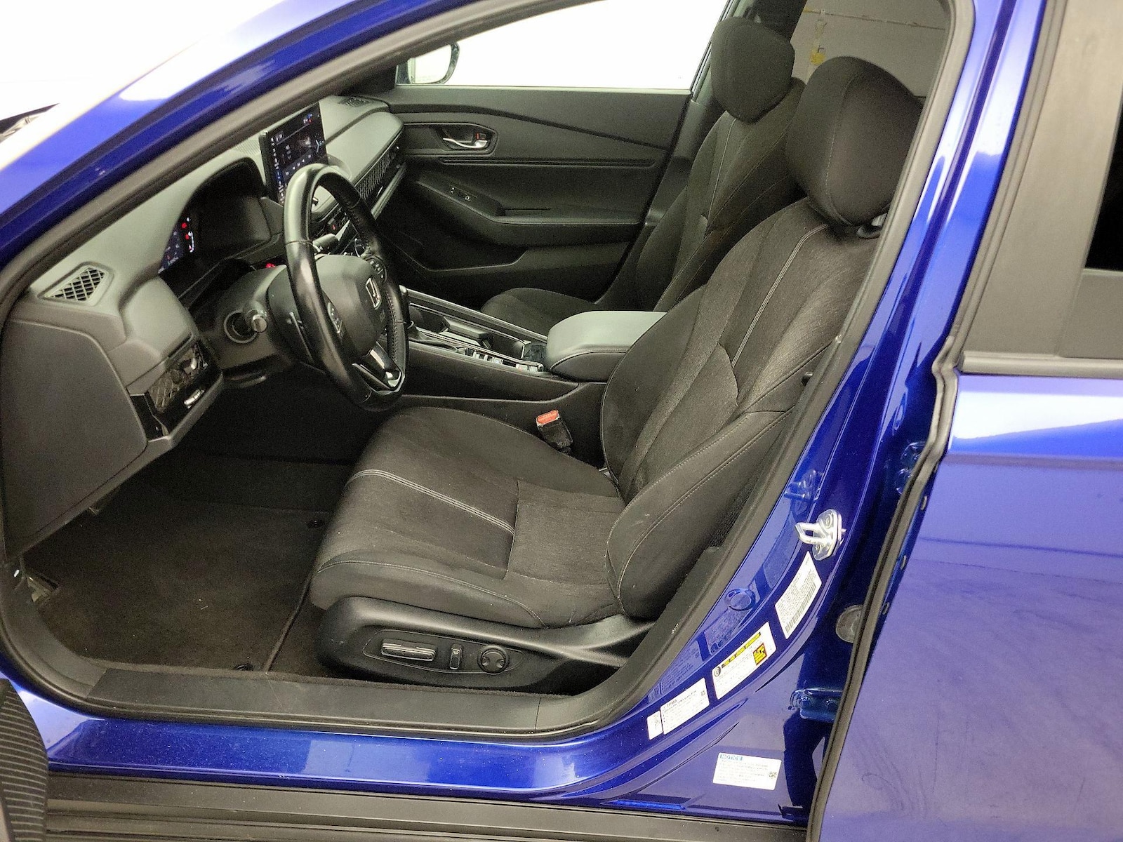 Power Seat(s) & Side Airbags