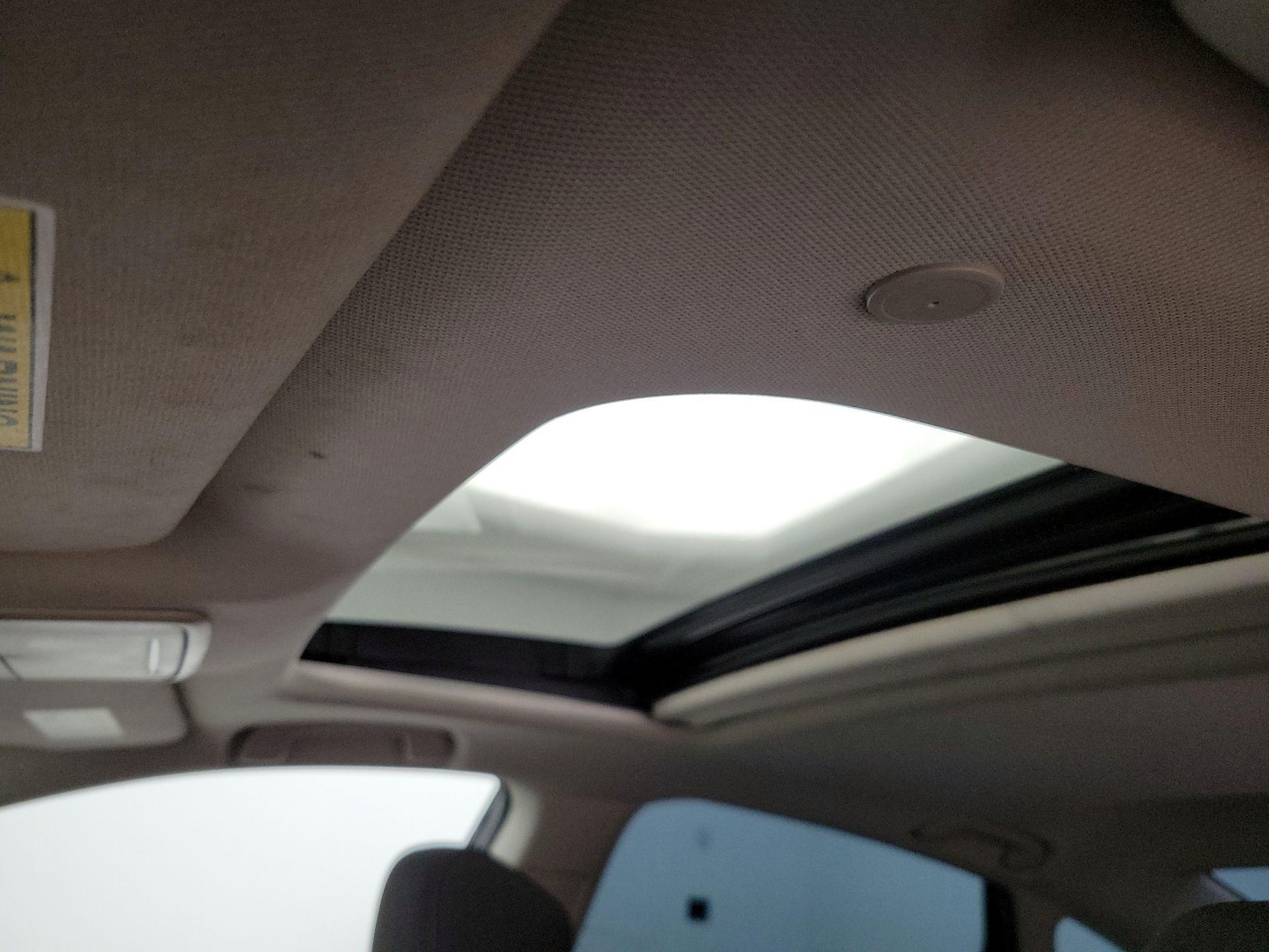 Sunroof(s) & Overhead Airbags