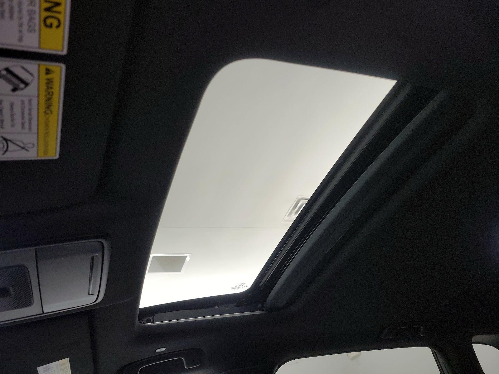 Sunroof(s) & Overhead Airbags