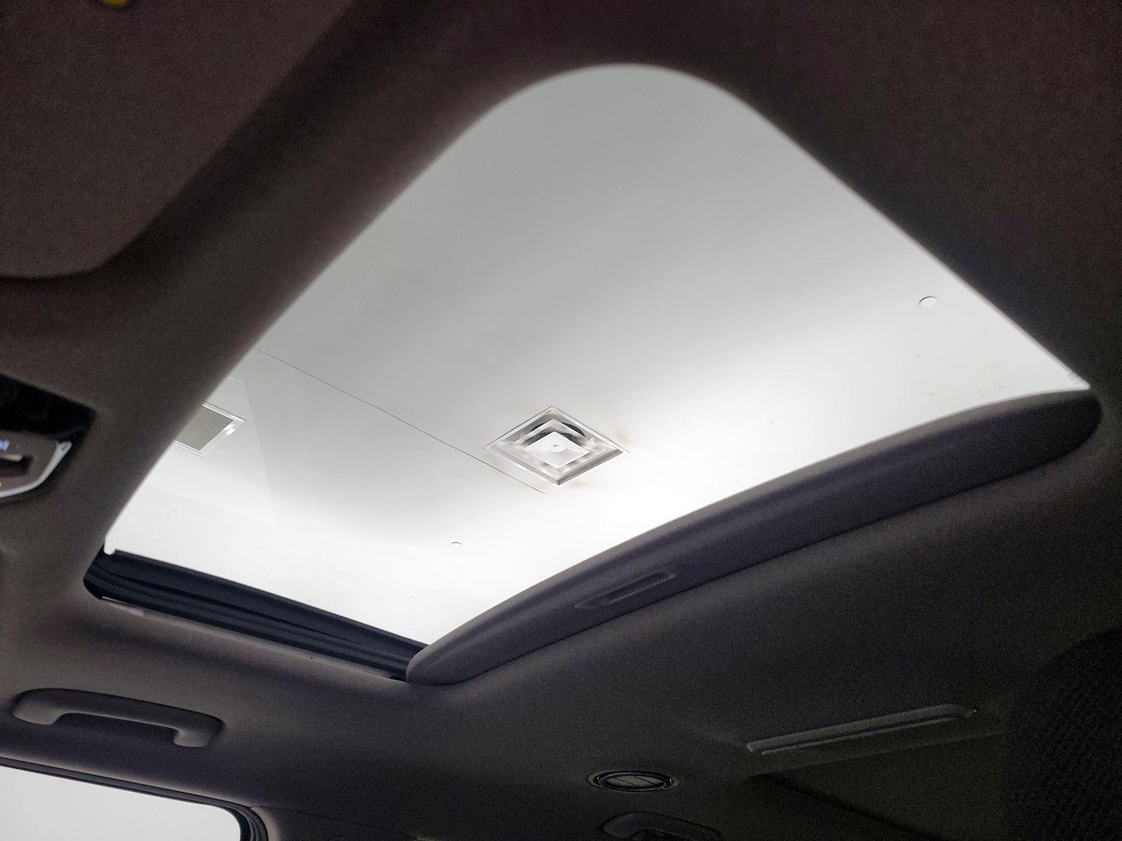 Sunroof(s) & Skylight(s)