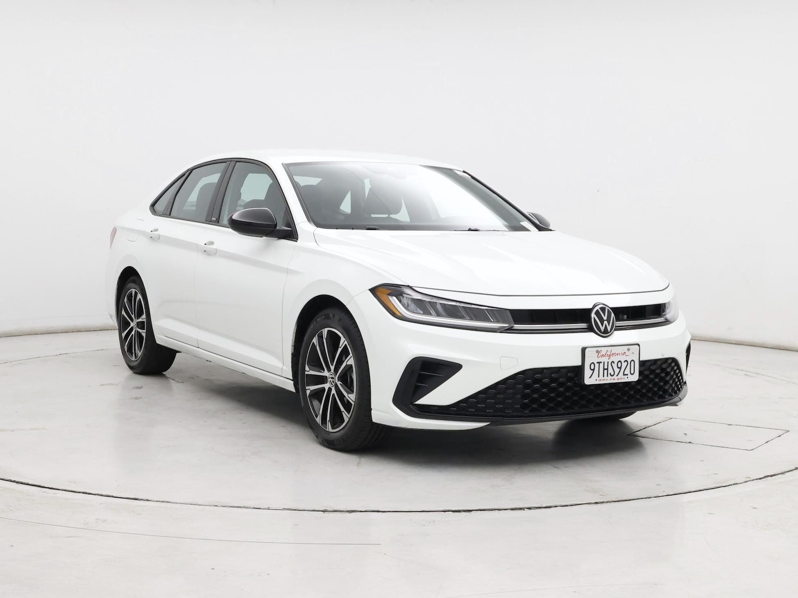 2025 Volkswagen Jetta Sport - Photo 2