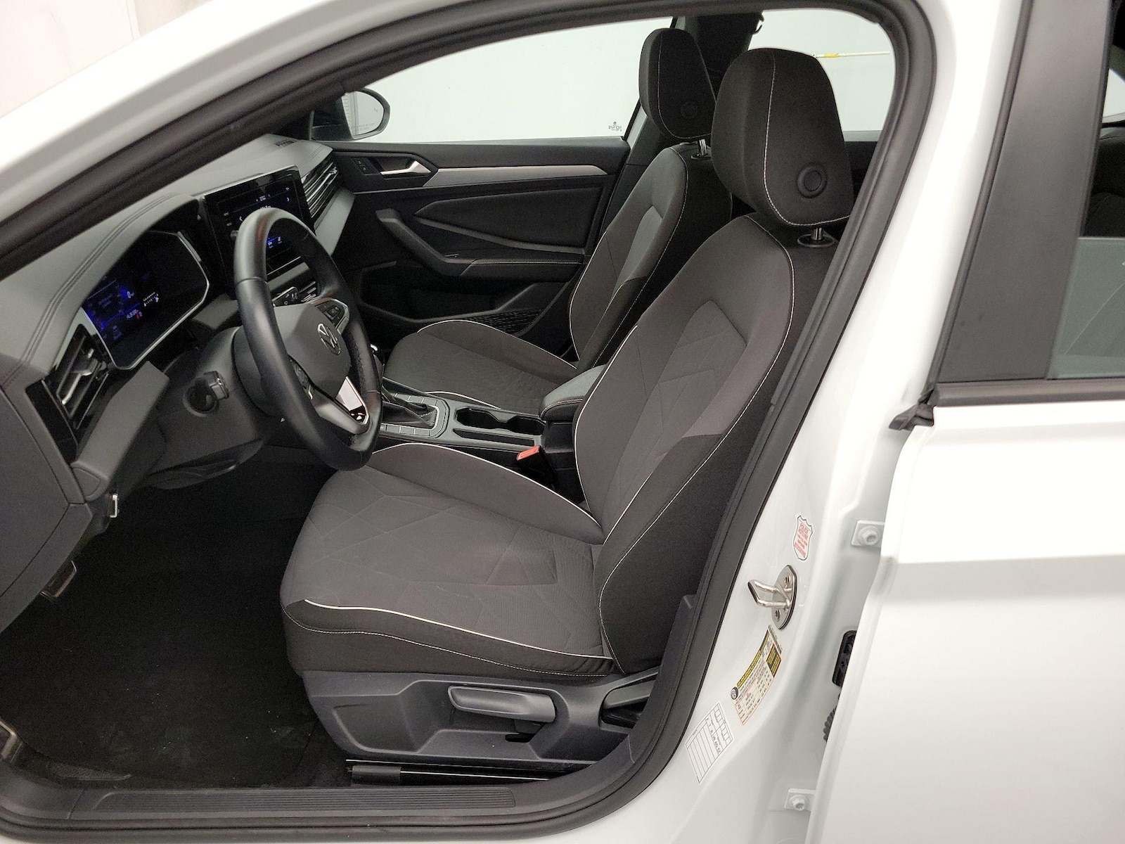 2025 Volkswagen Jetta Sport - Photo 12