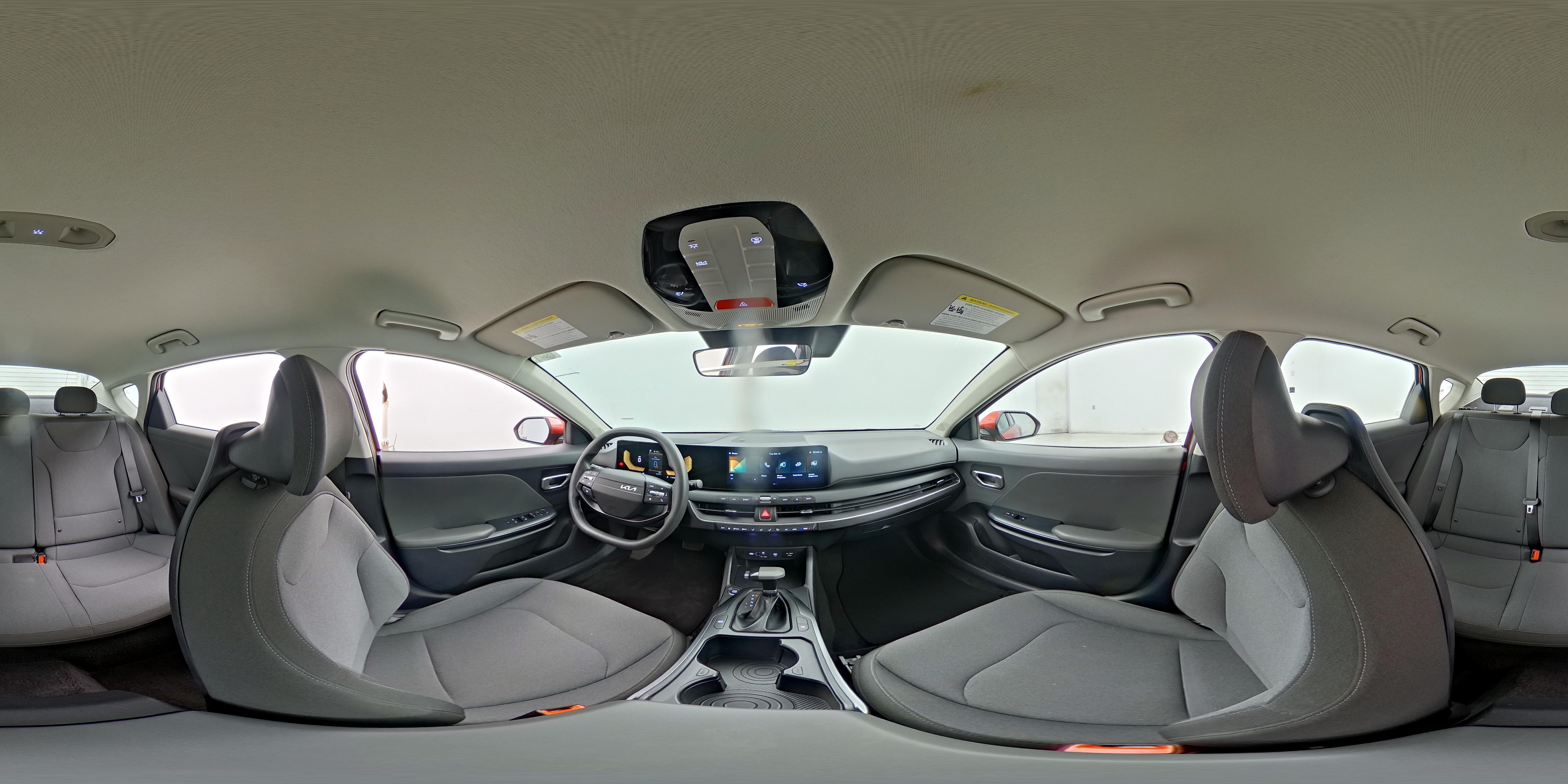2025 Kia K4 LXS - Photo 24