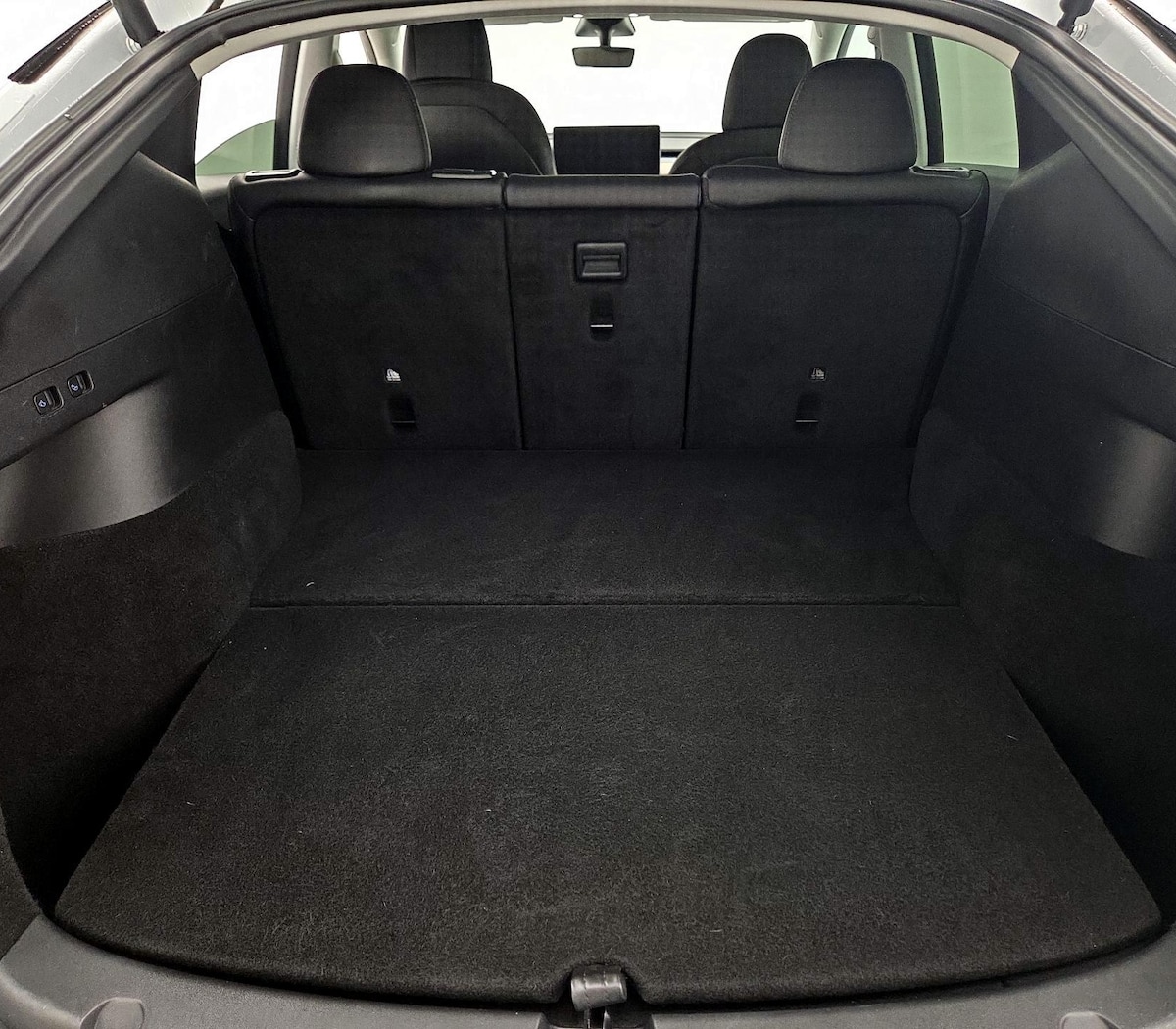 Trunk/Cargo (Seats Up)