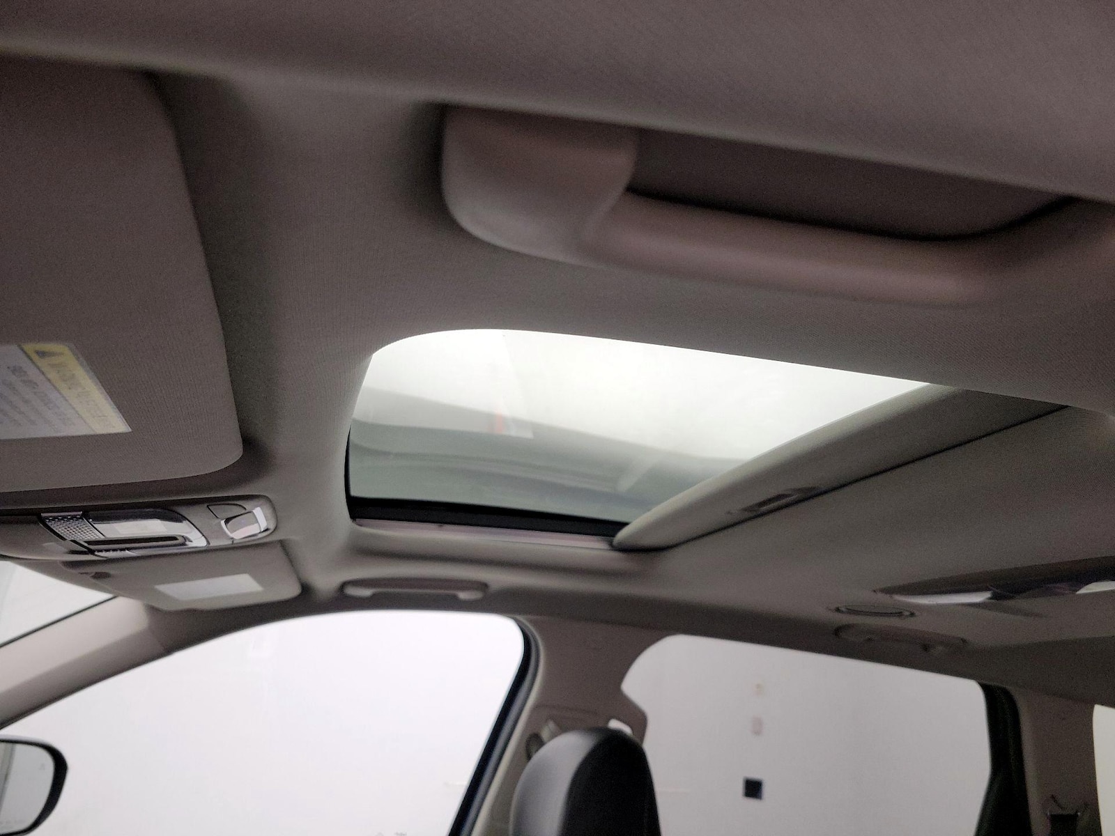Sunroof(s) & Overhead Airbags