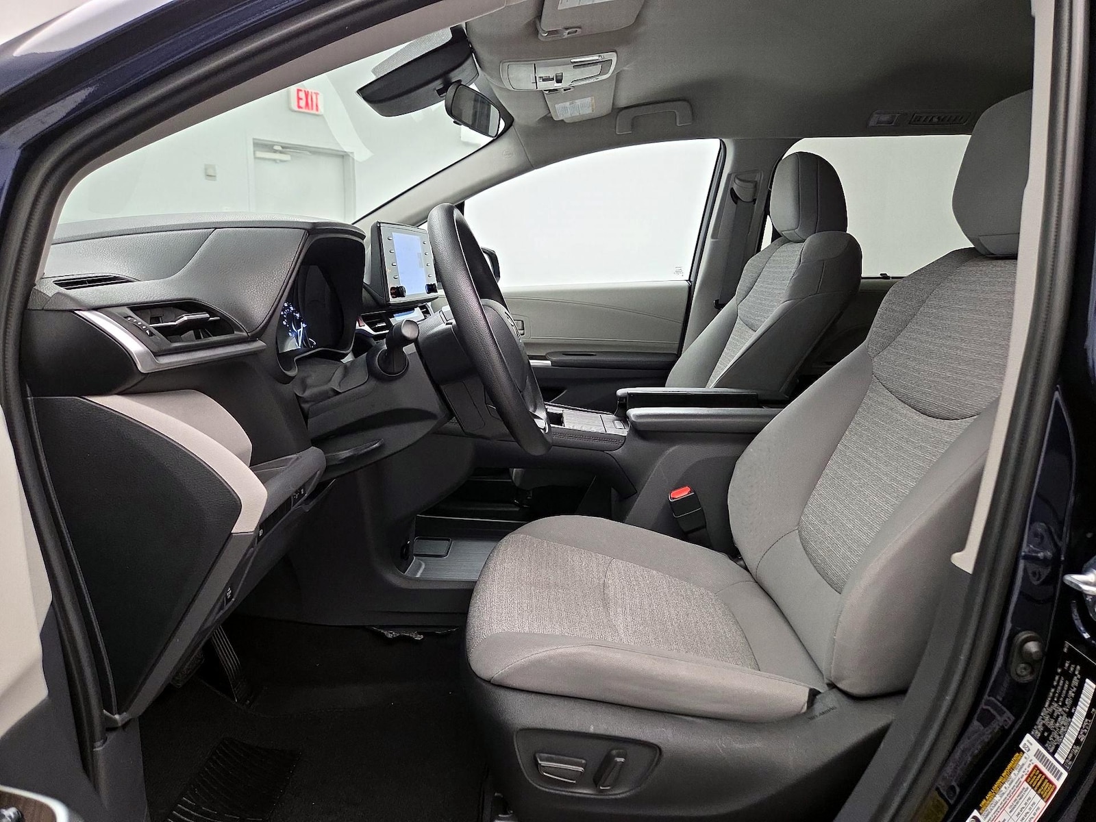 Power Seat(s) & Side Airbags