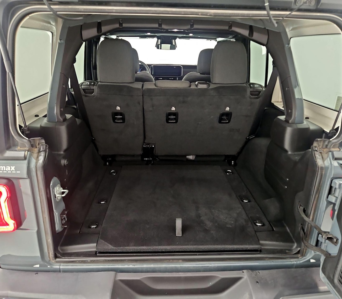Trunk/Cargo (Seats Up)