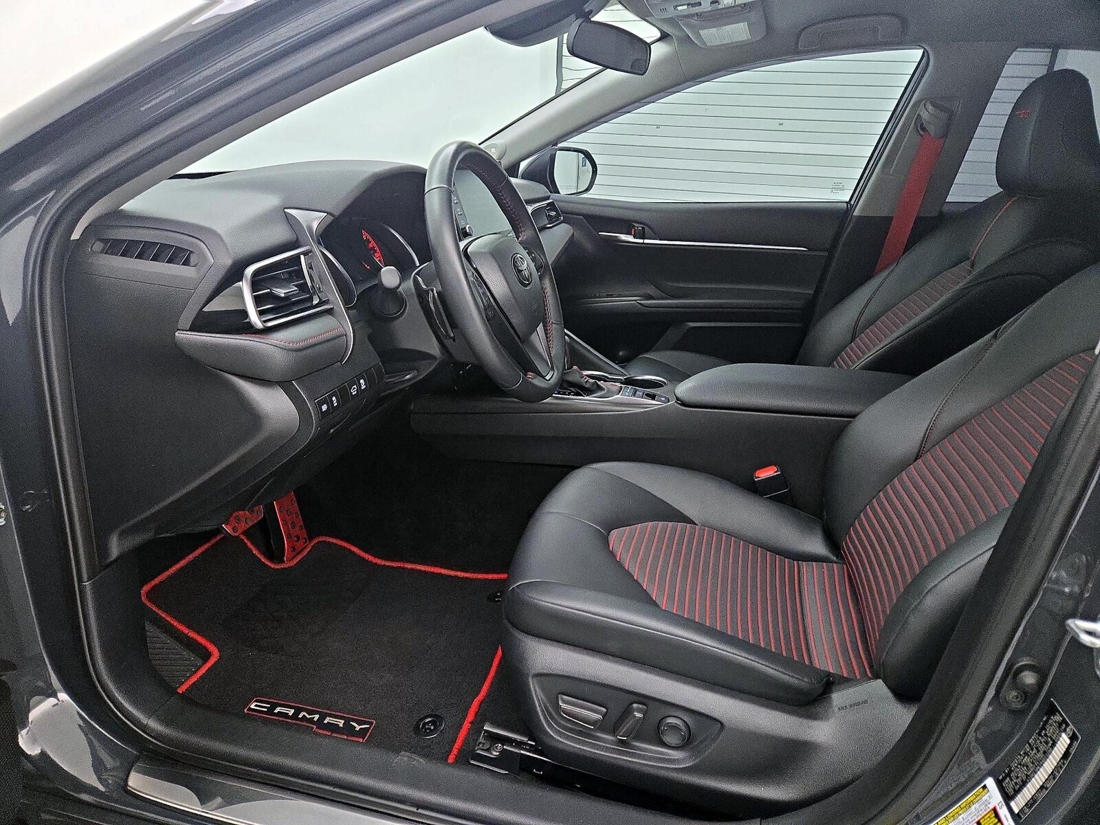 Power Seat(s) & Side Airbags