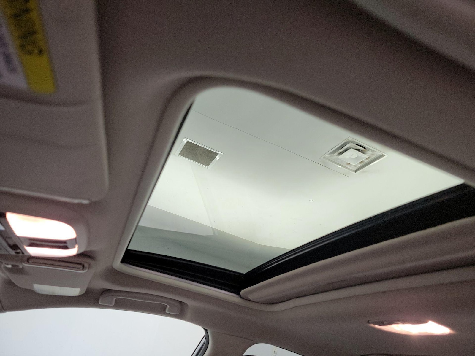 Sunroof(s) & Overhead Airbags