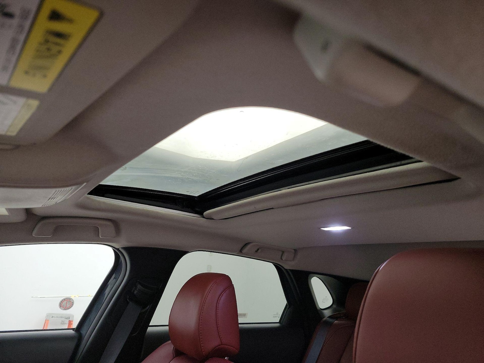 Sunroof(s) & Overhead Airbags