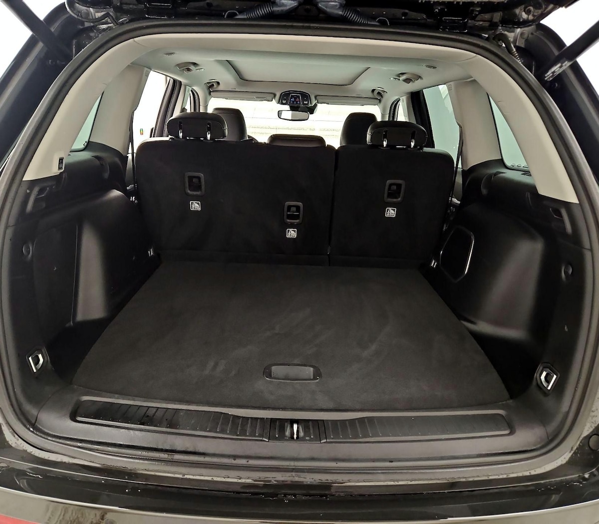 Trunk/Cargo (Seats Up)