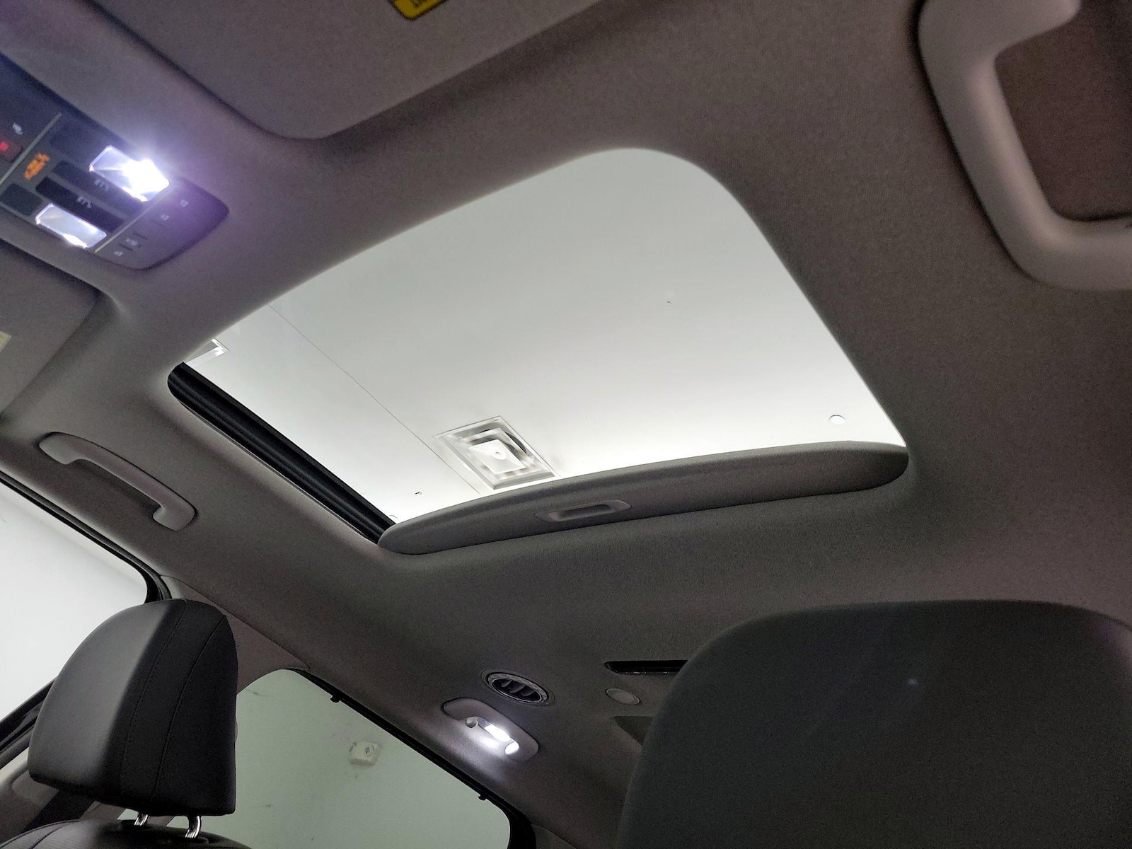 Sunroof(s) & Skylight(s)