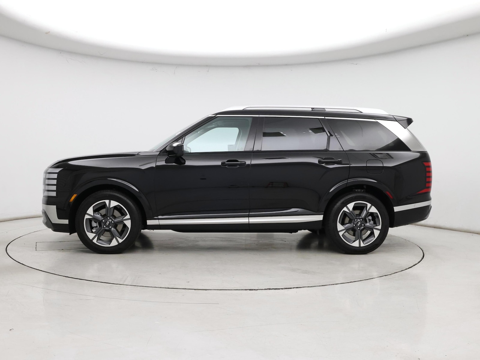 2026 Hyundai Palisade Limited - Photo 4