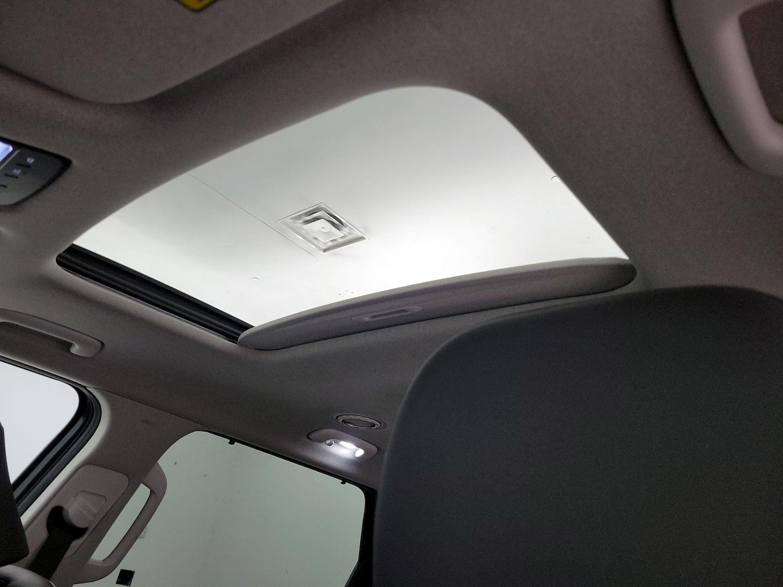 Sunroof(s) & Skylight(s)