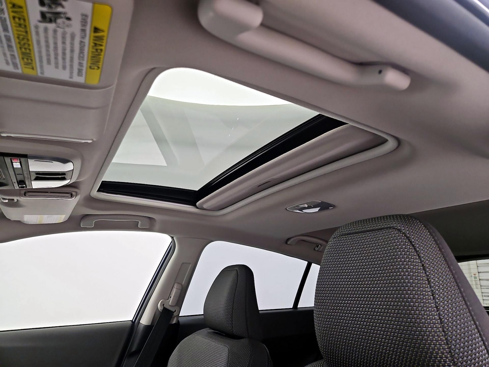 Sunroof(s) & Overhead Airbags