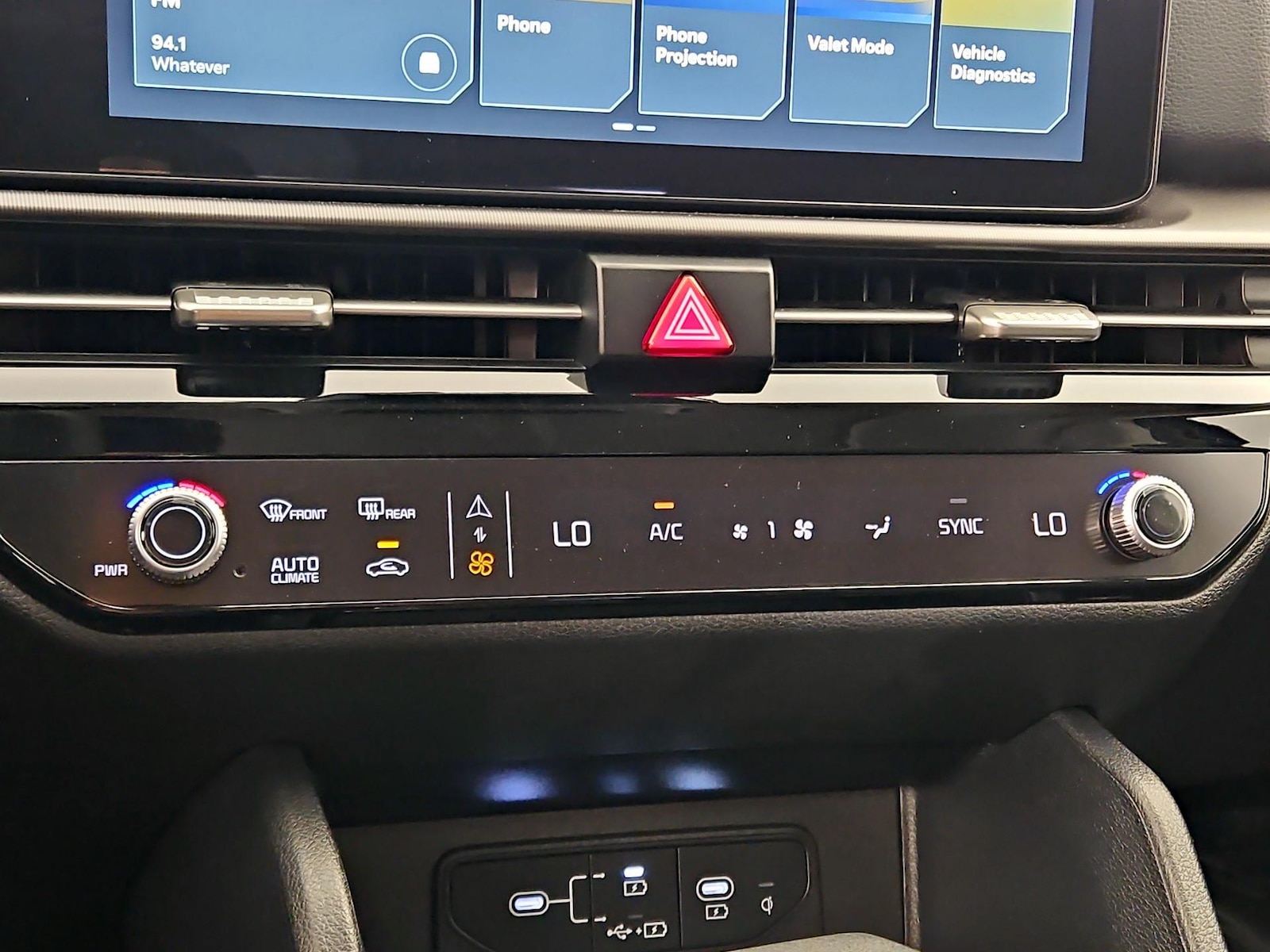 2026 Kia Sportage EX - Photo 17